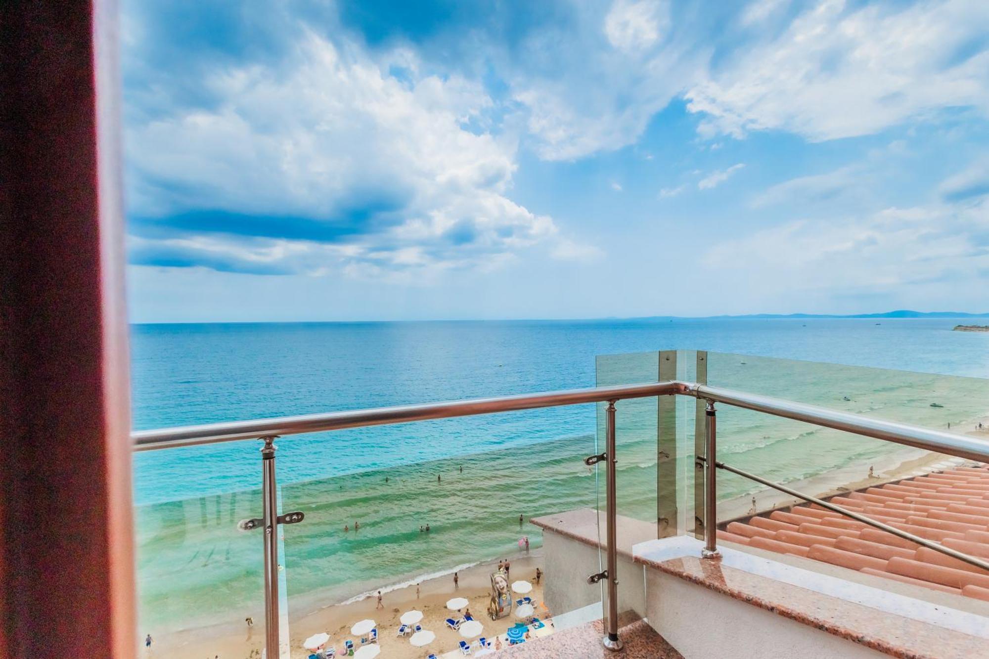 Mirage Hotel نيسيبار الغرفة الصورة
